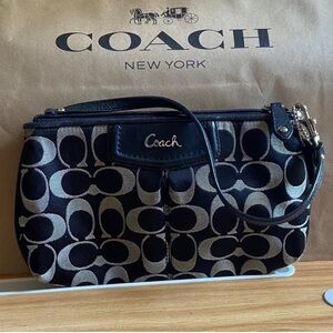 Coach Signature C Logo Wristlet/Clutch/wallet EUC